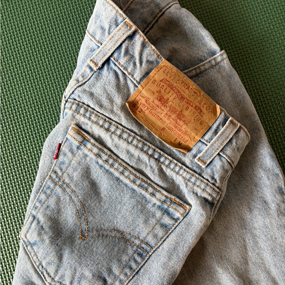 VTG 512 Straight Leg Levi’s Light Blue High-Waist Jeans Size 25 Waist - Picture 13 of 13